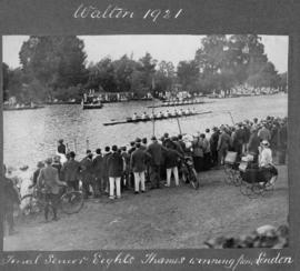 Walton 1921 - senior eights final, Thames winning from London