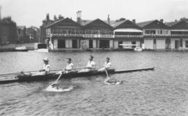 1930 Wyfold four practising at Henley